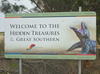 sign that says welcome to the hidden treasures great southern